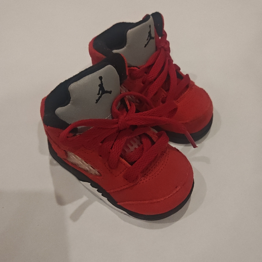 BABY NIKE JORDAN 5 RETRO SNEAKERS
